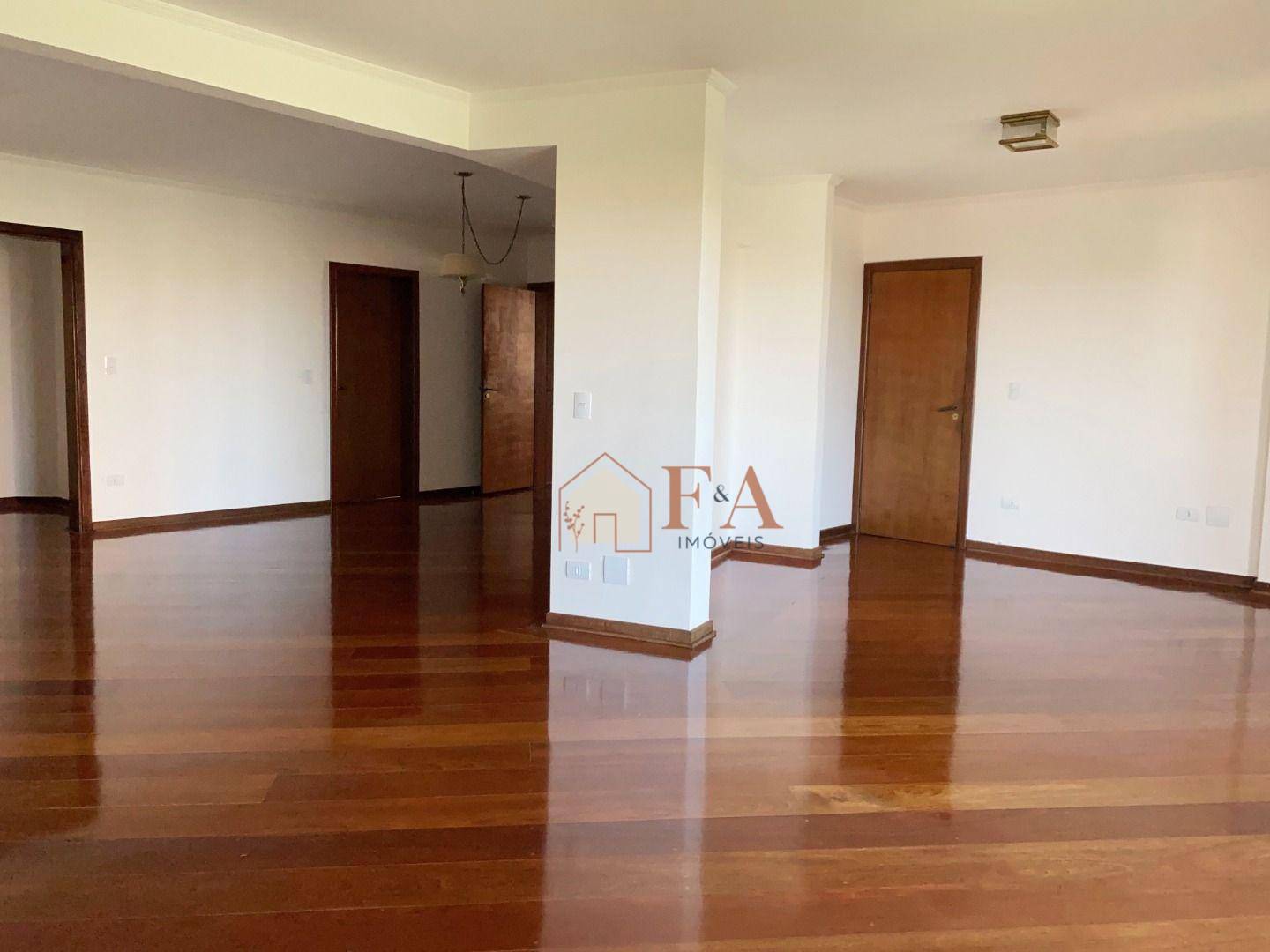 Apartamento à venda com 3 quartos, 173m² - Foto 1