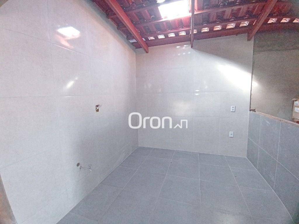 Casa à venda com 3 quartos, 180m² - Foto 4