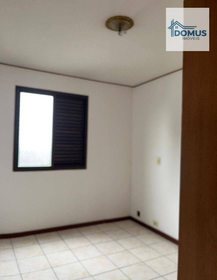 Apartamento para alugar com 3 quartos, 115m² - Foto 5