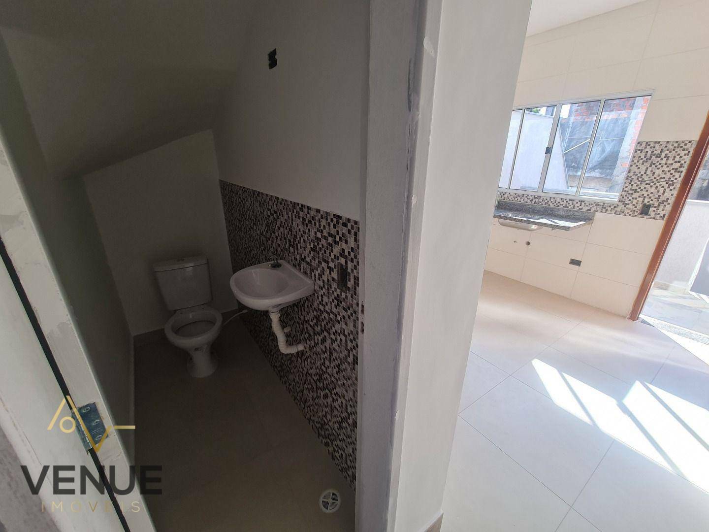 Casa à venda com 2 quartos, 70m² - Foto 6