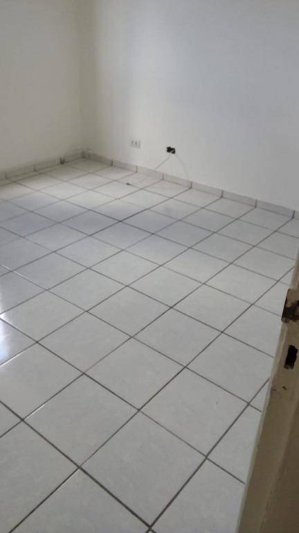 Apartamento para alugar com 2 quartos, 70m² - Foto 18