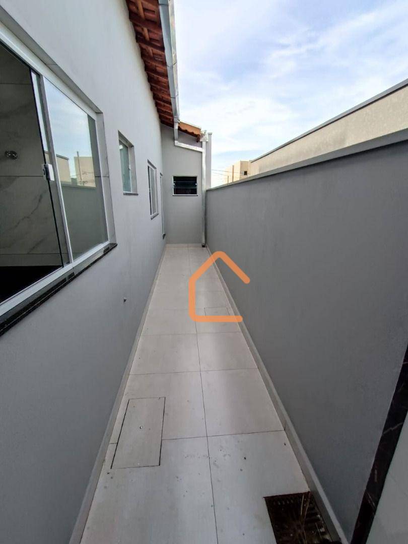 Casa à venda com 2 quartos, 64m² - Foto 14