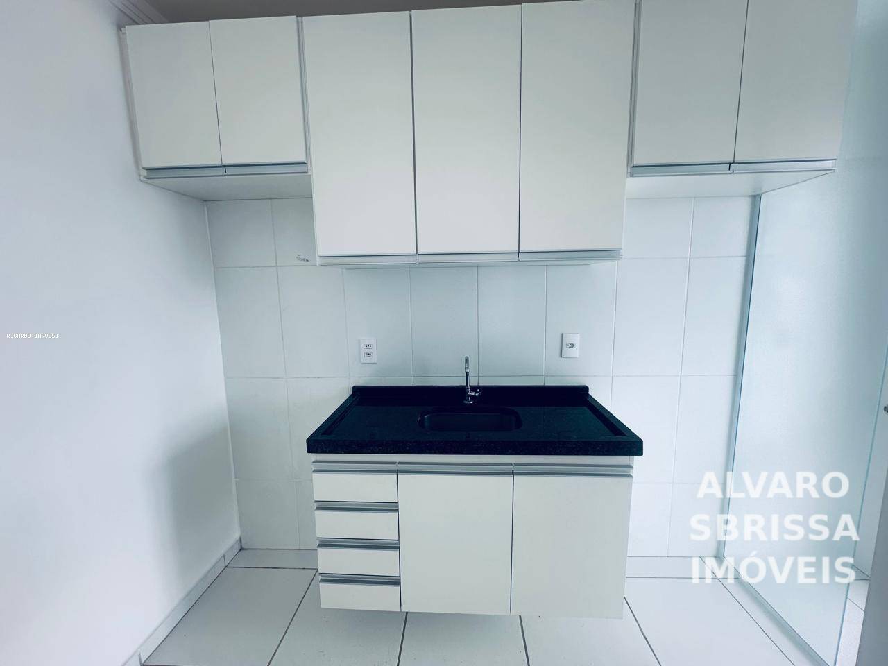 Apartamento para alugar com 2 quartos, 65m² - Foto 4