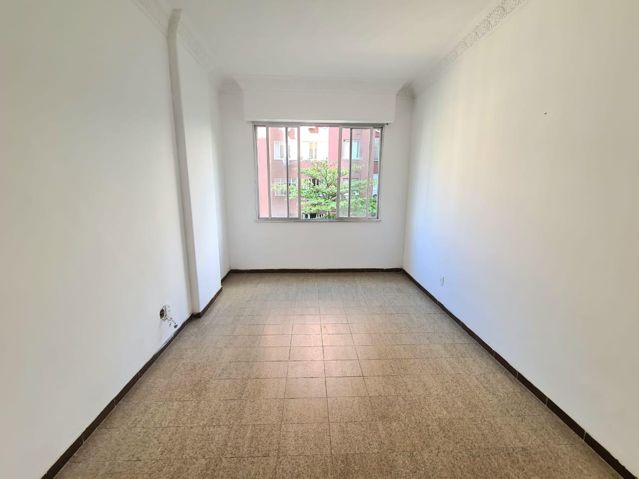 Apartamento à venda com 2 quartos, 70m² - Foto 28