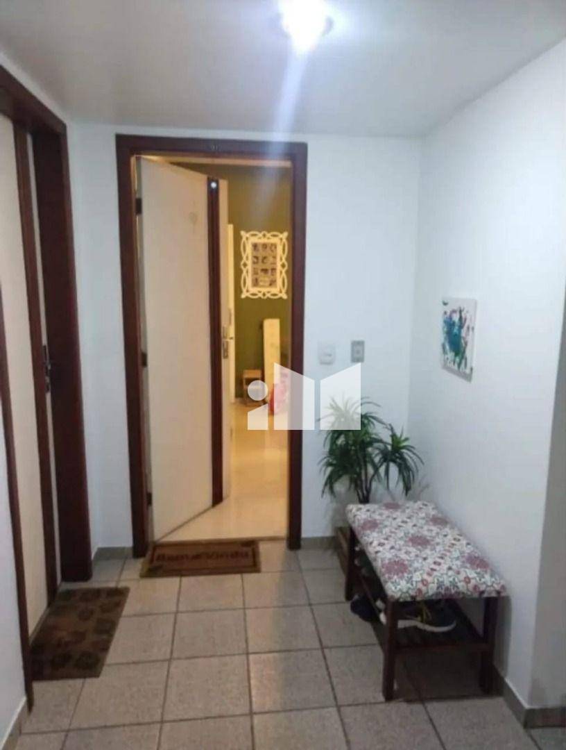 Apartamento para alugar com 3 quartos, 153m² - Foto 11