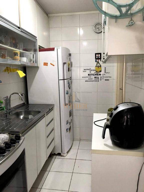 Apartamento à venda com 2 quartos, 42m² - Foto 10