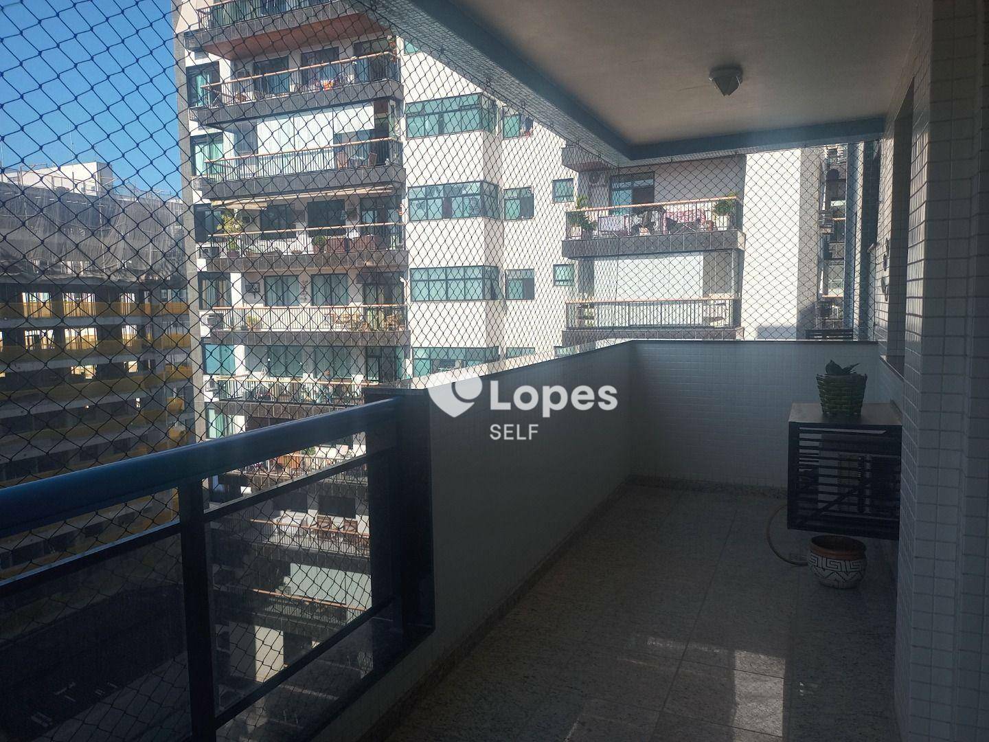 Apartamento à venda com 4 quartos, 150m² - Foto 2