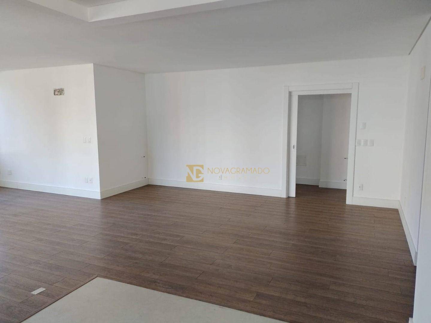 Apartamento à venda com 3 quartos, 166m² - Foto 4