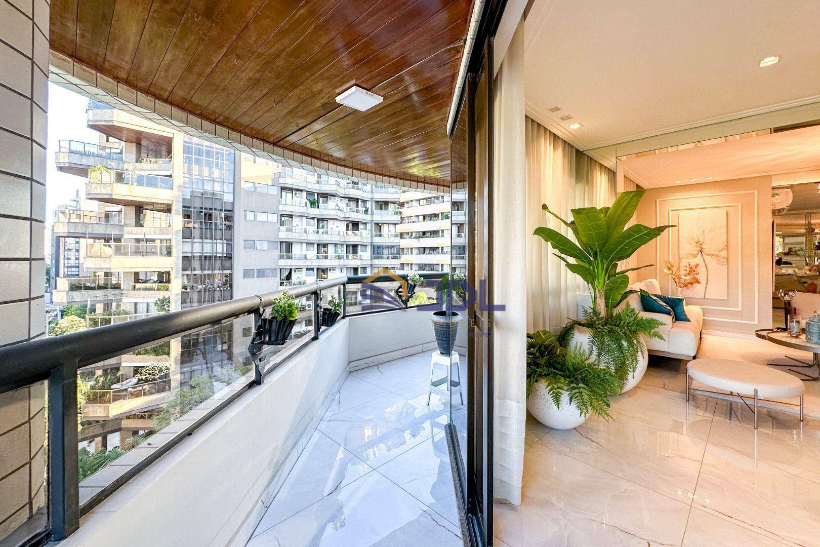 Apartamento à venda com 4 quartos, 282m² - Foto 2