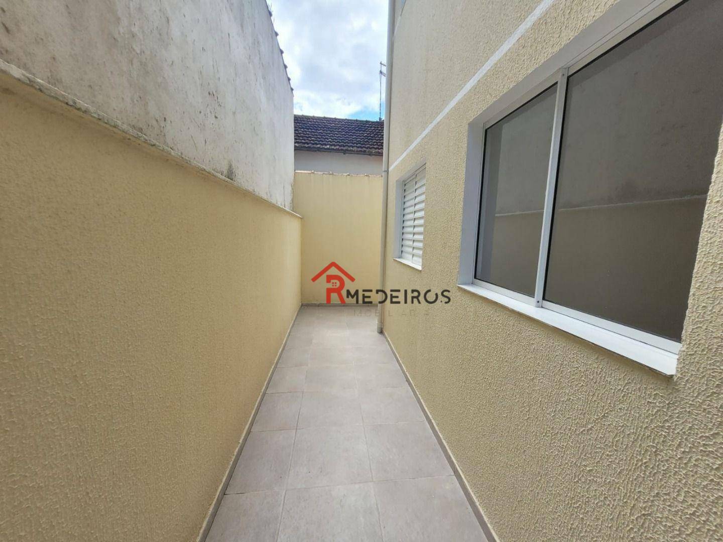 Casa à venda com 2 quartos, 53m² - Foto 11