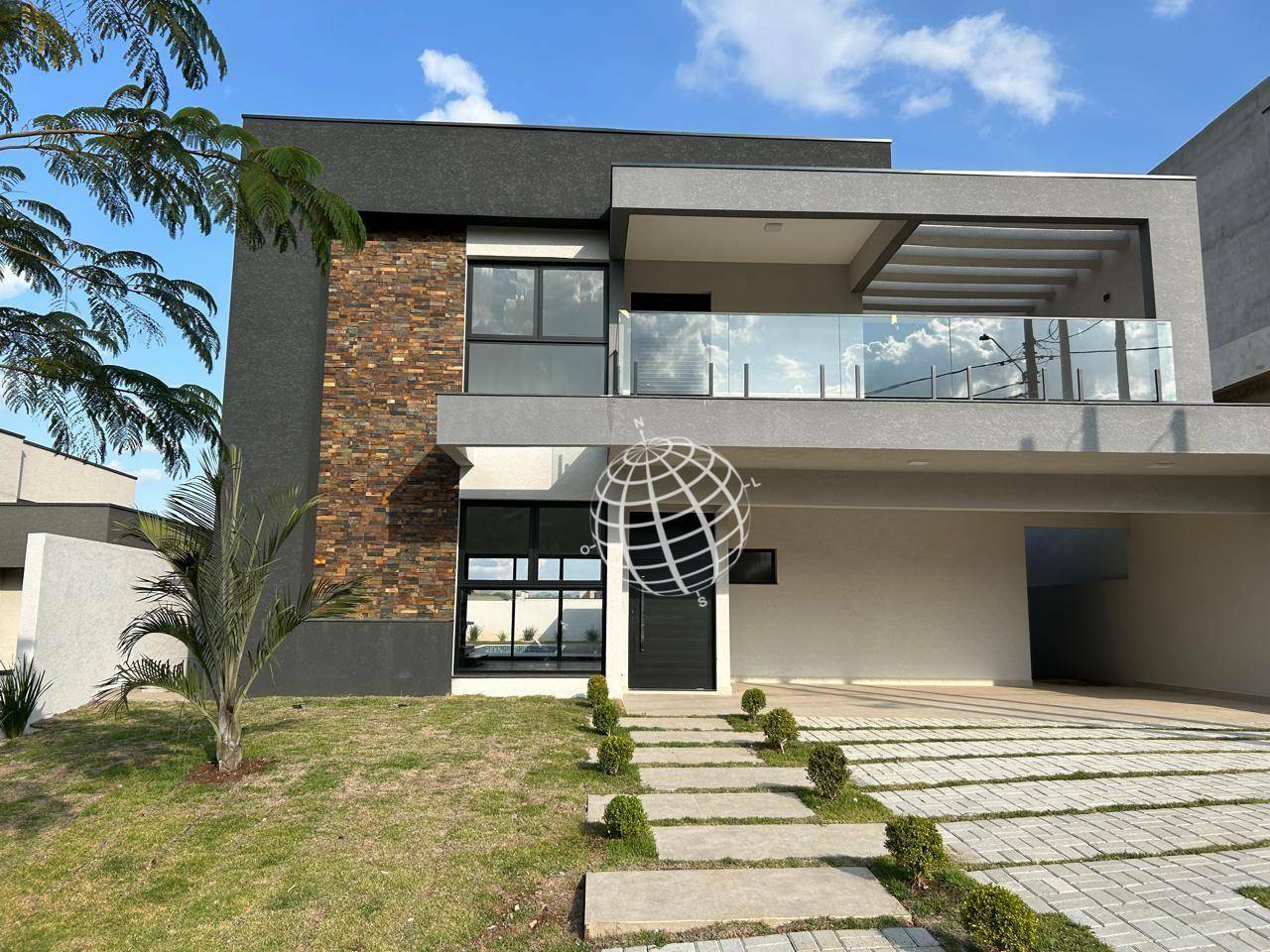 Casa de Condomínio à venda com 4 quartos, 305m² - Foto 1