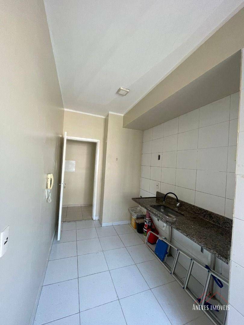 Apartamento à venda com 3 quartos, 75m² - Foto 7