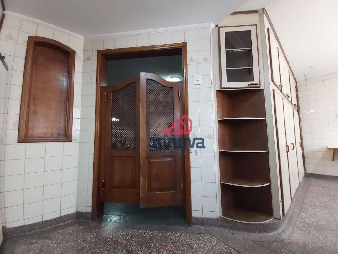 Sobrado à venda com 4 quartos, 240m² - Foto 10