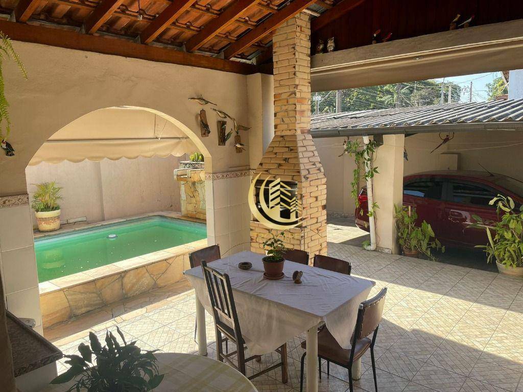 Casa à venda e aluguel com 4 quartos, 180m² - Foto 28