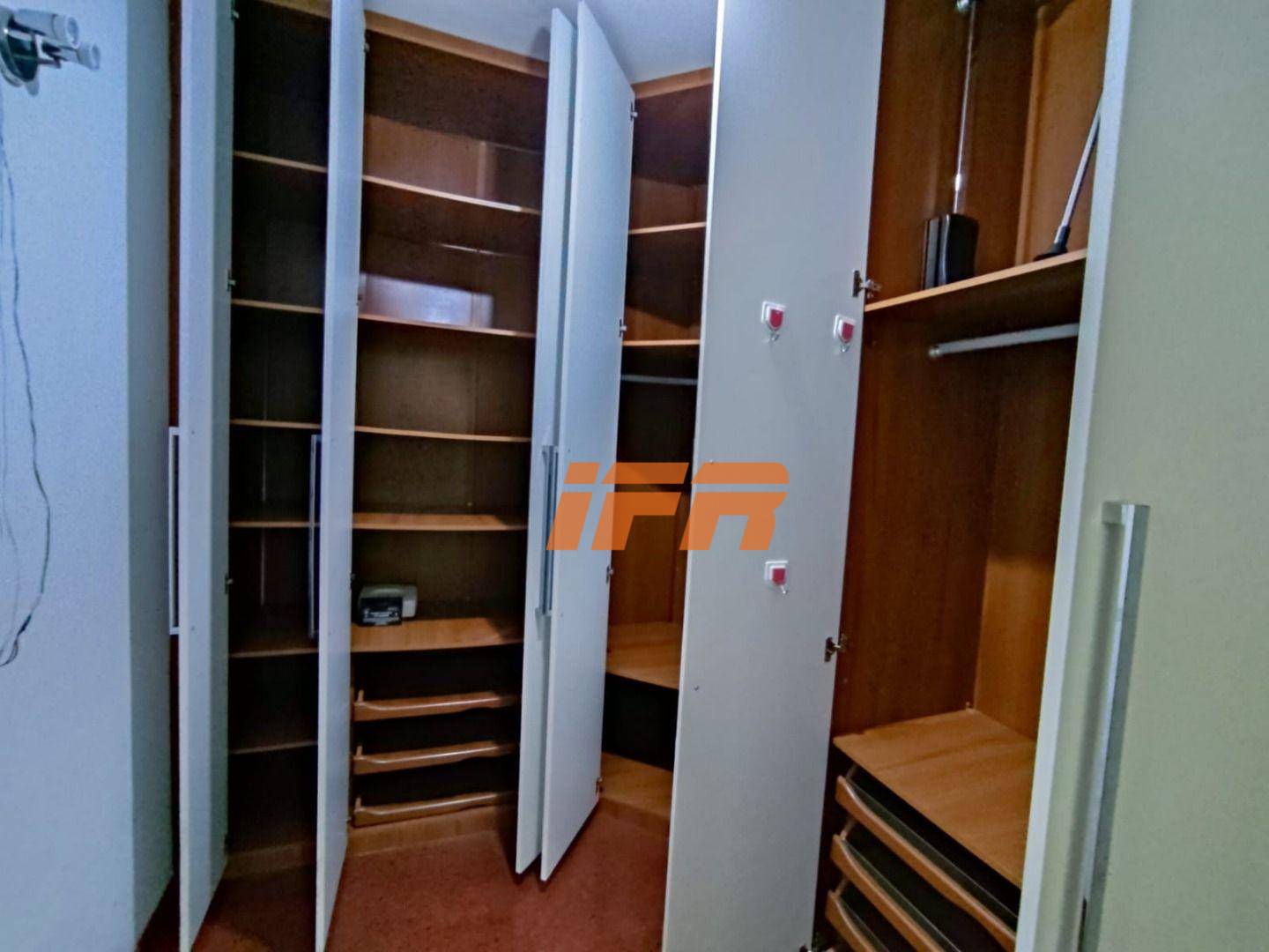 Sobrado à venda e aluguel com 4 quartos, 267m² - Foto 32