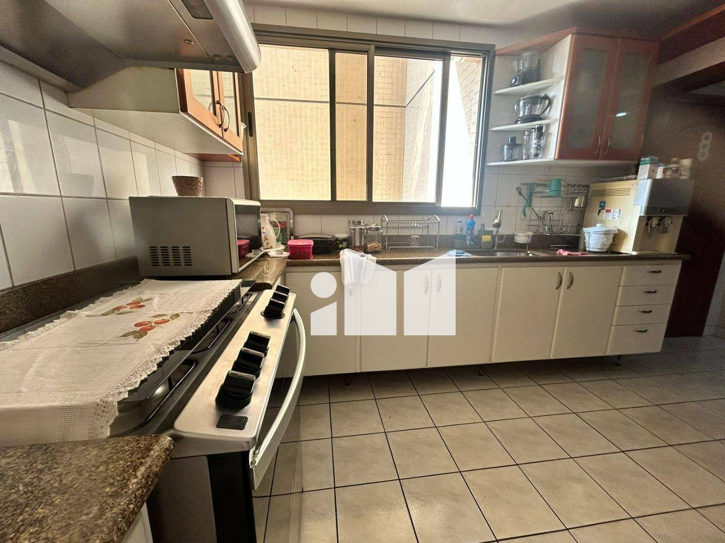 Apartamento à venda com 4 quartos, 250m² - Foto 18