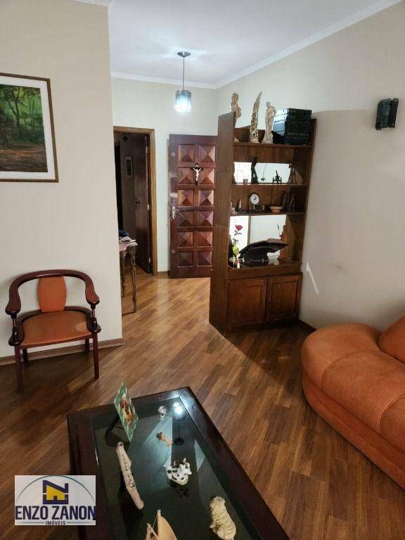 Casa para alugar com 4 quartos, 220m² - Foto 3