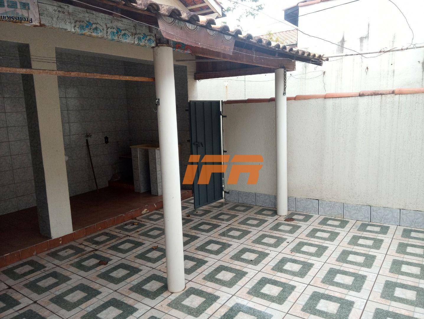 Casa à venda com 2 quartos, 260m² - Foto 14