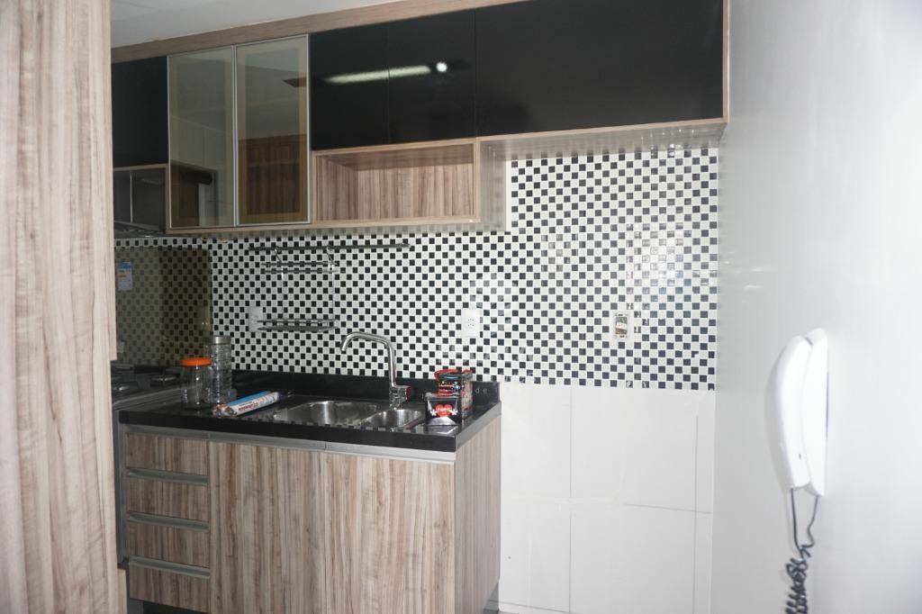 Apartamento para alugar com 3 quartos, 75m² - Foto 13