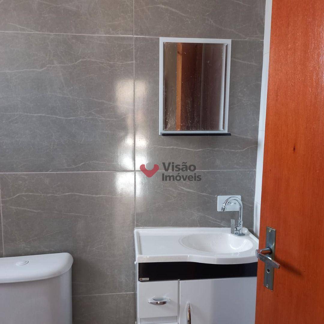 Casa à venda com 2 quartos, 70m² - Foto 9