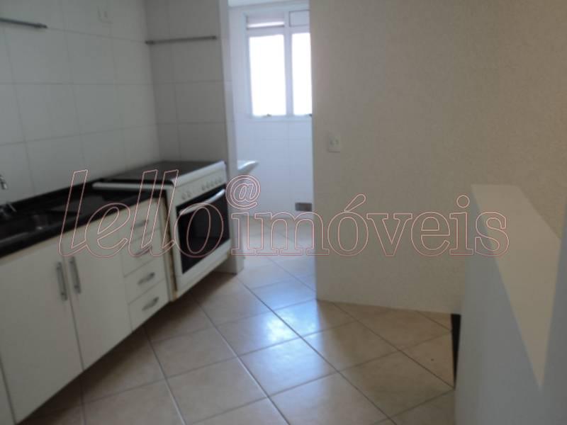 Apartamento para alugar com 3 quartos, 130m² - Foto 12