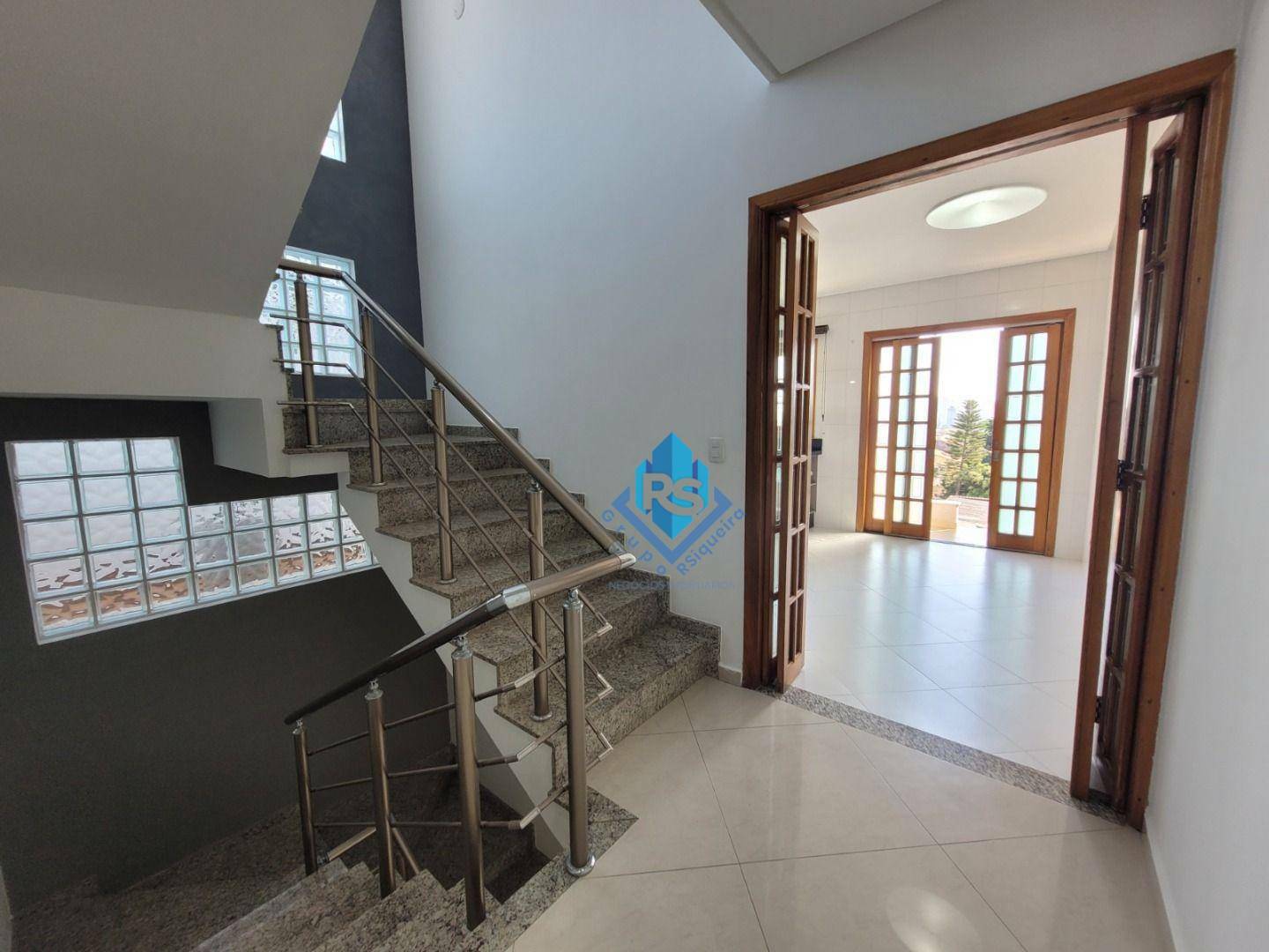 Sobrado à venda com 3 quartos, 245m² - Foto 8