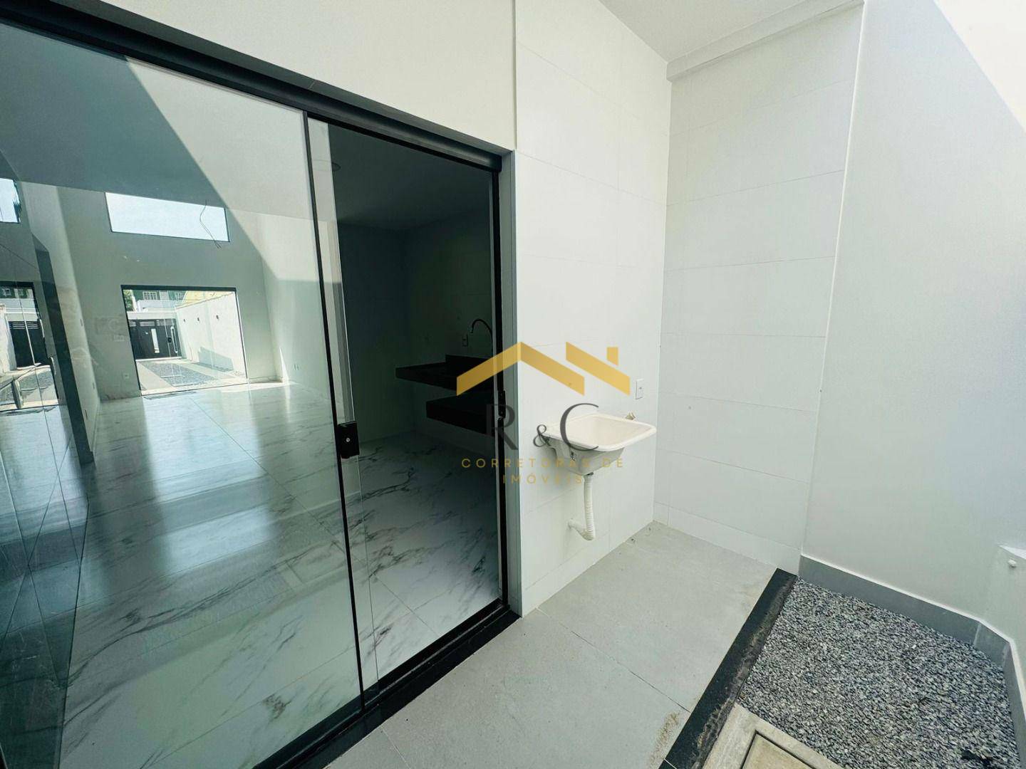 Casa à venda com 3 quartos, 75m² - Foto 17