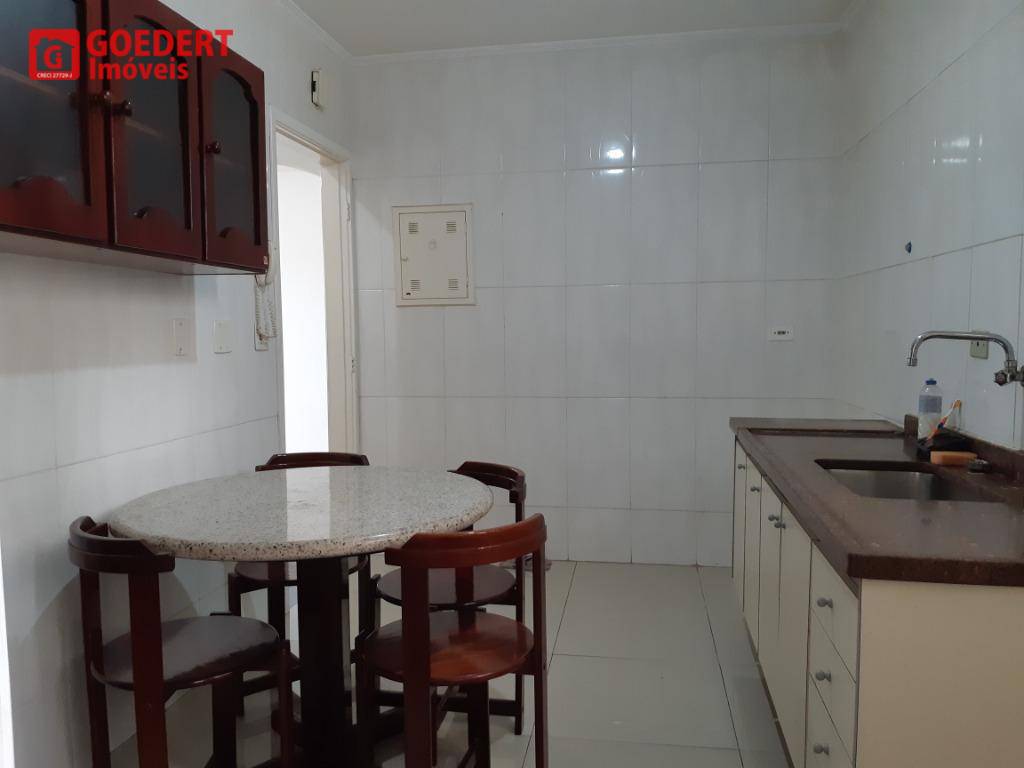 Apartamento à venda com 2 quartos, 68m² - Foto 12