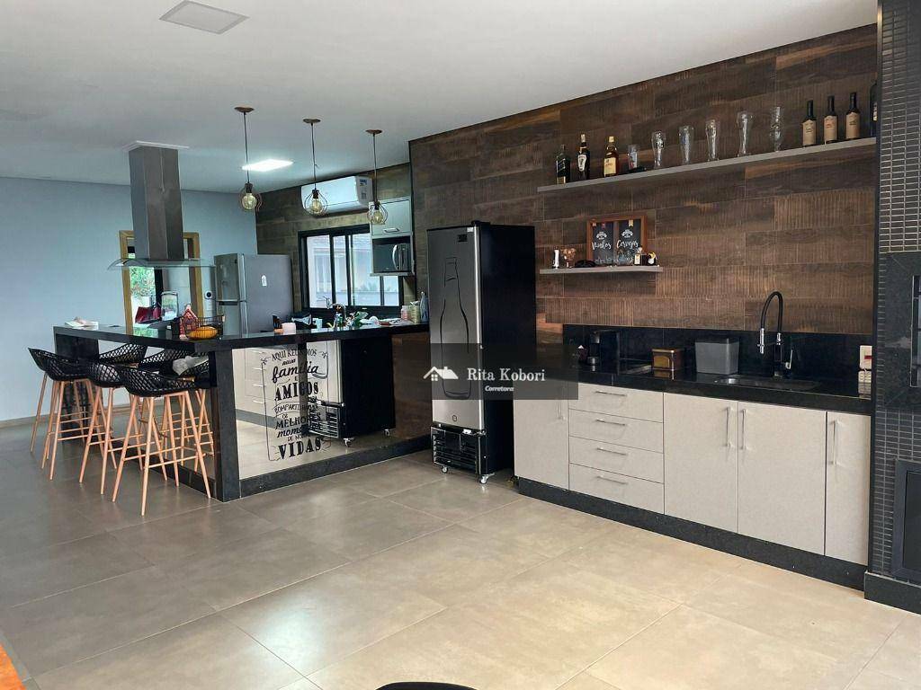 Sobrado à venda com 6 quartos, 320m² - Foto 4