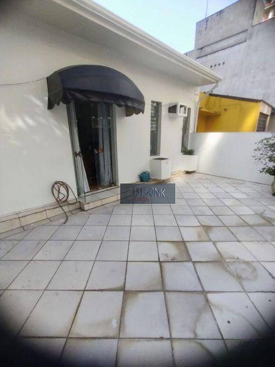 Casa para alugar com 8 quartos, 255m² - Foto 16