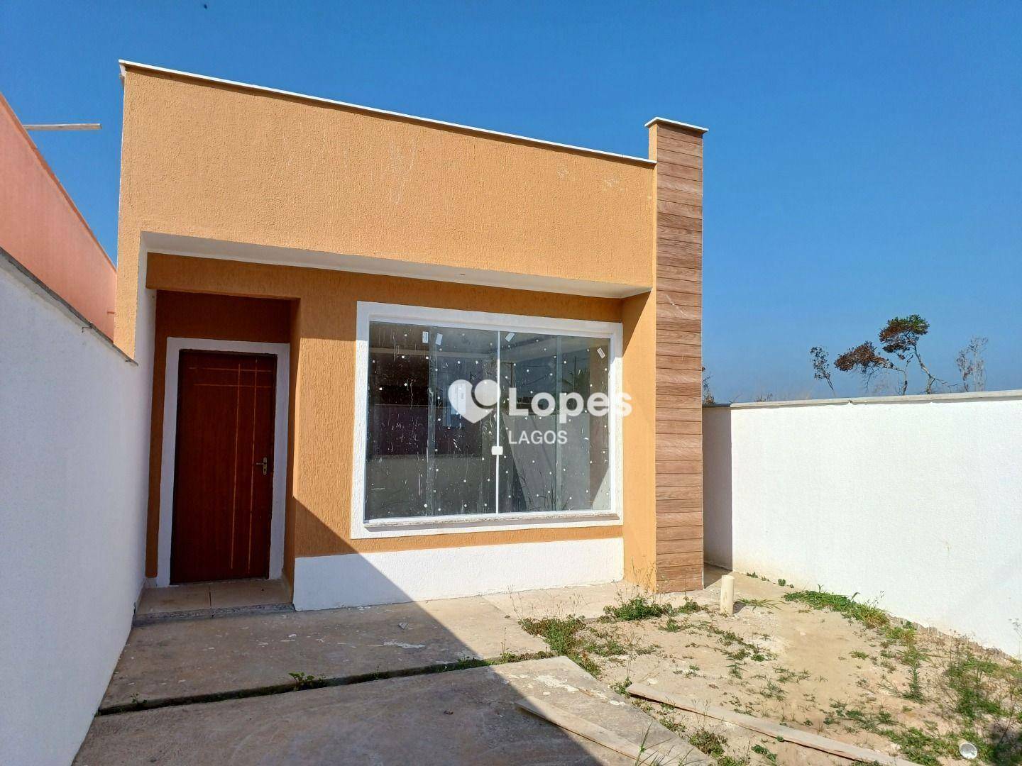 Casa à venda com 2 quartos, 100m² - Foto 1