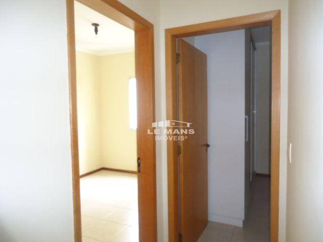 Apartamento à venda com 2 quartos, 77m² - Foto 10