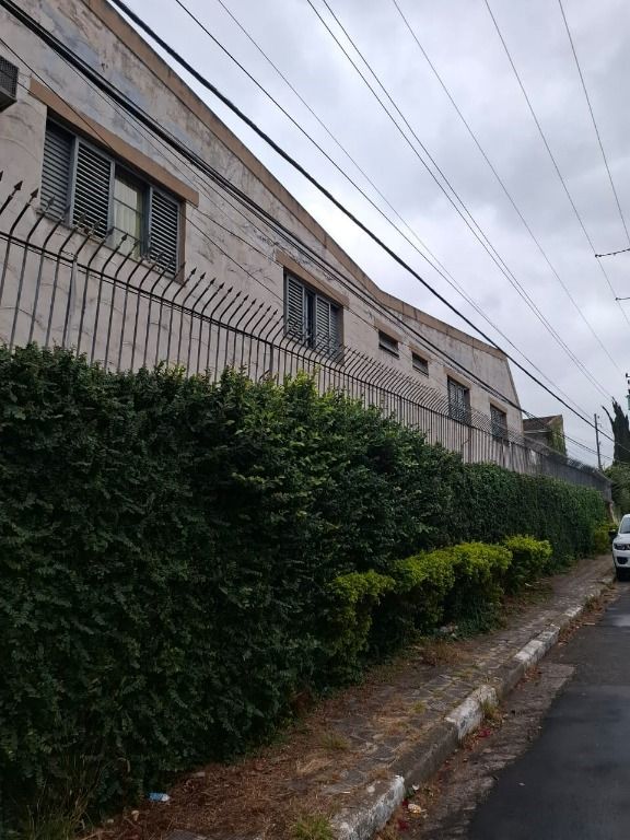 Casa à venda com 4 quartos, 350m² - Foto 2