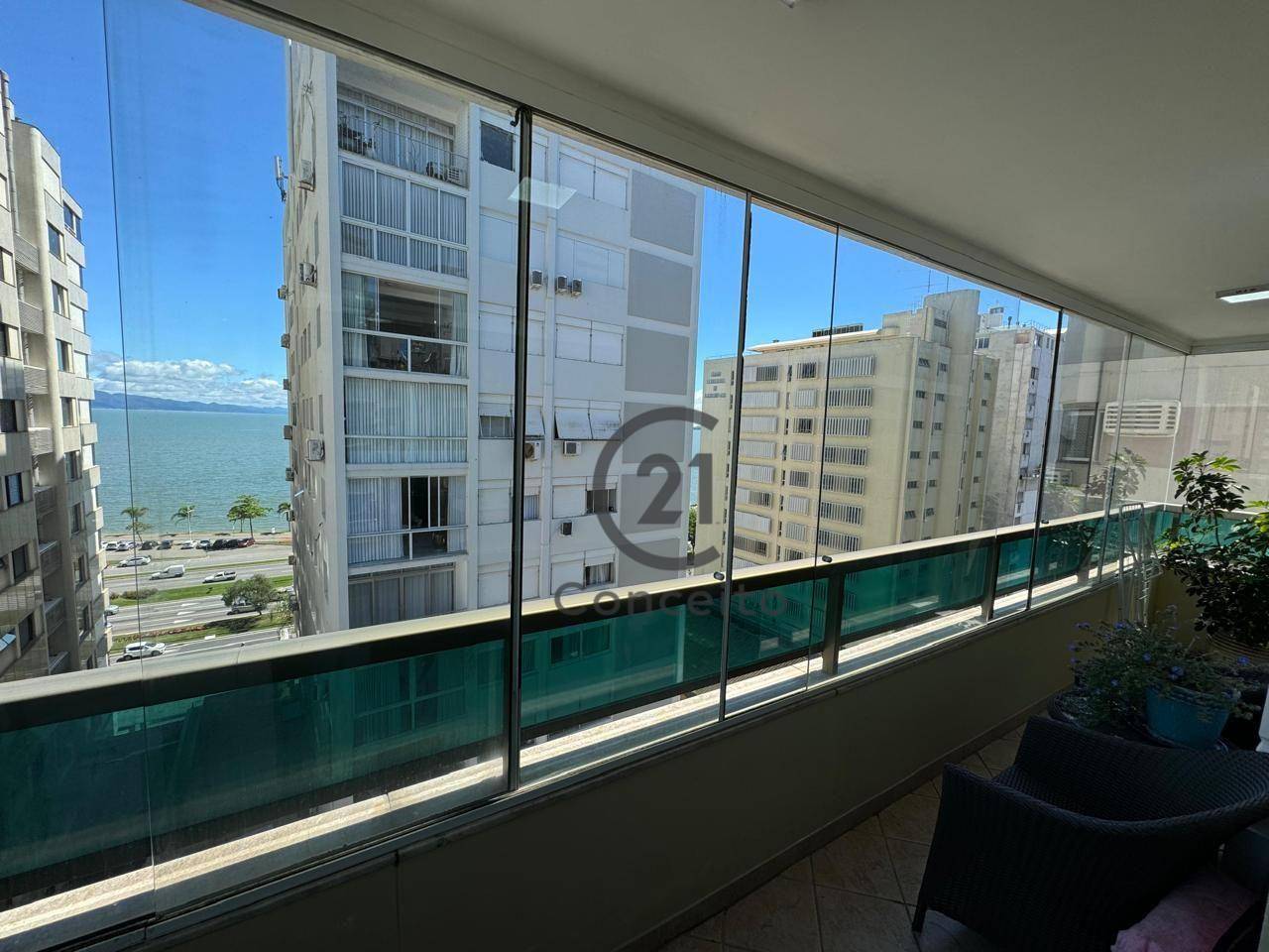 Apartamento à venda com 3 quartos, 110m² - Foto 1