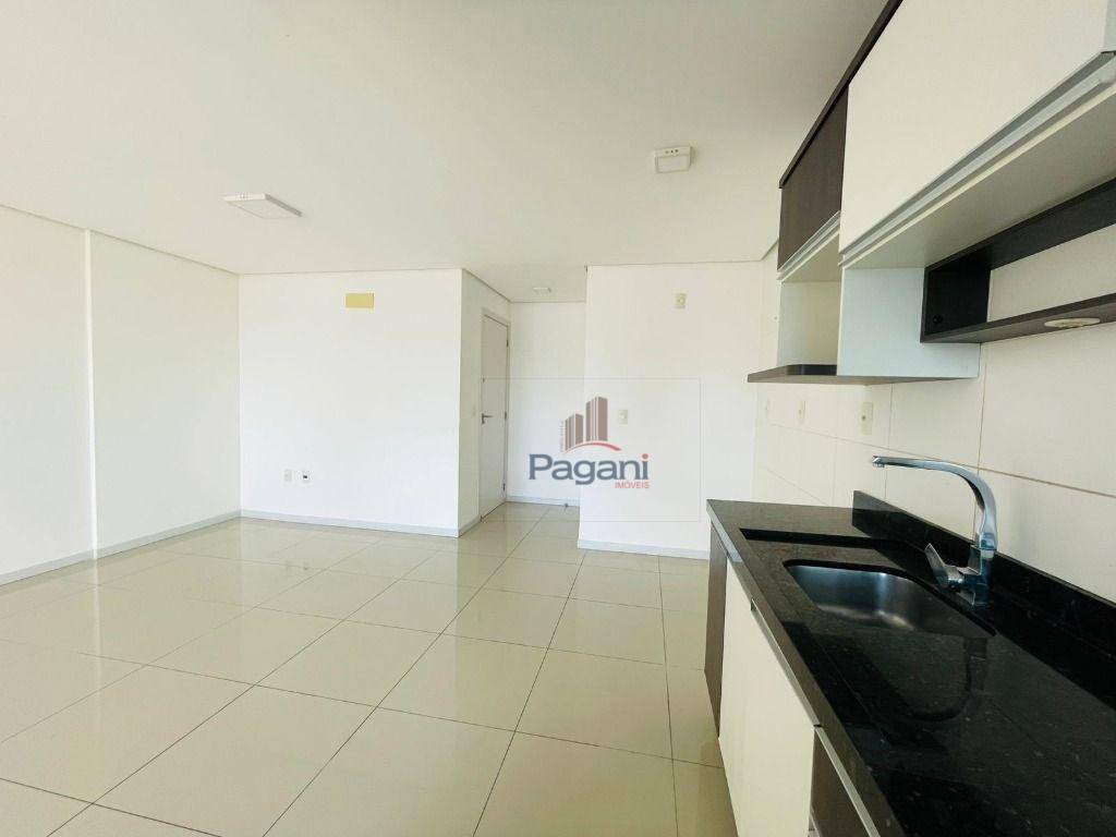 Apartamento para alugar com 2 quartos, 80m² - Foto 15