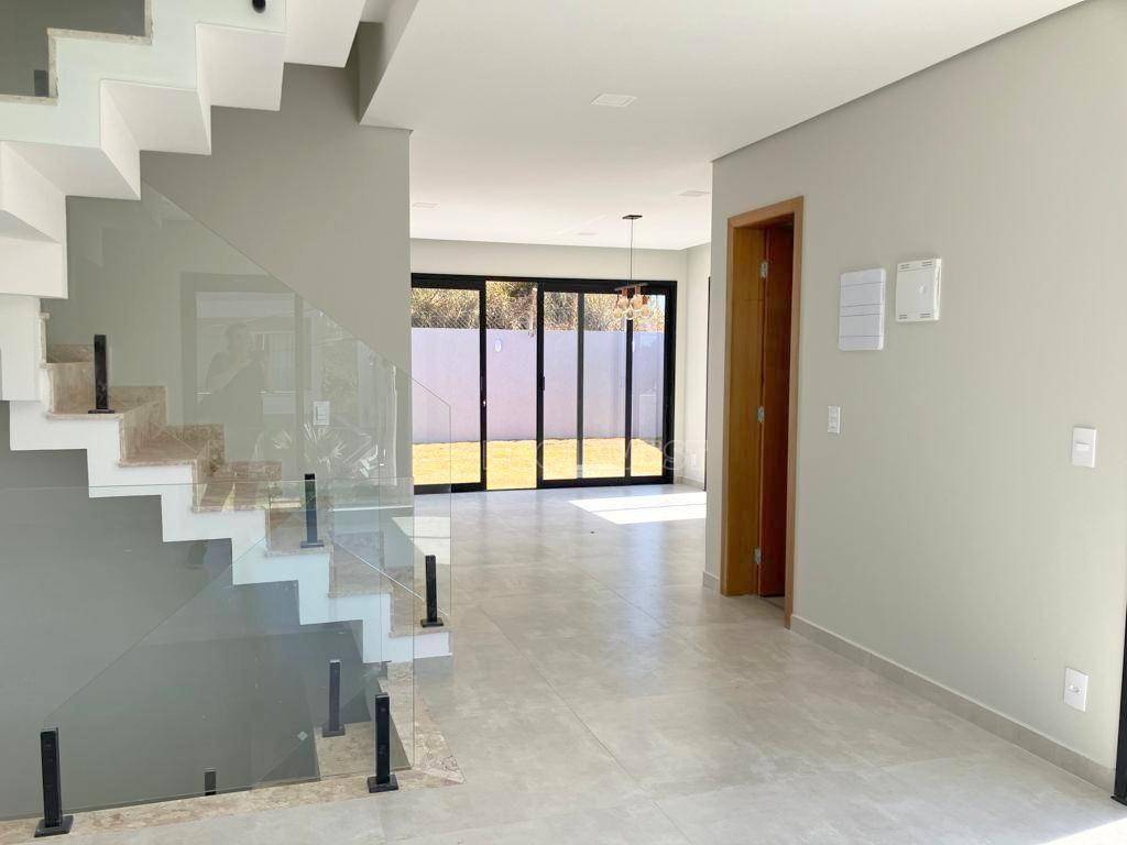 Casa de Condomínio à venda com 4 quartos, 172m² - Foto 2