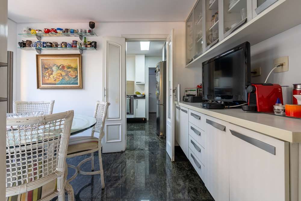 Apartamento à venda com 3 quartos, 193m² - Foto 42