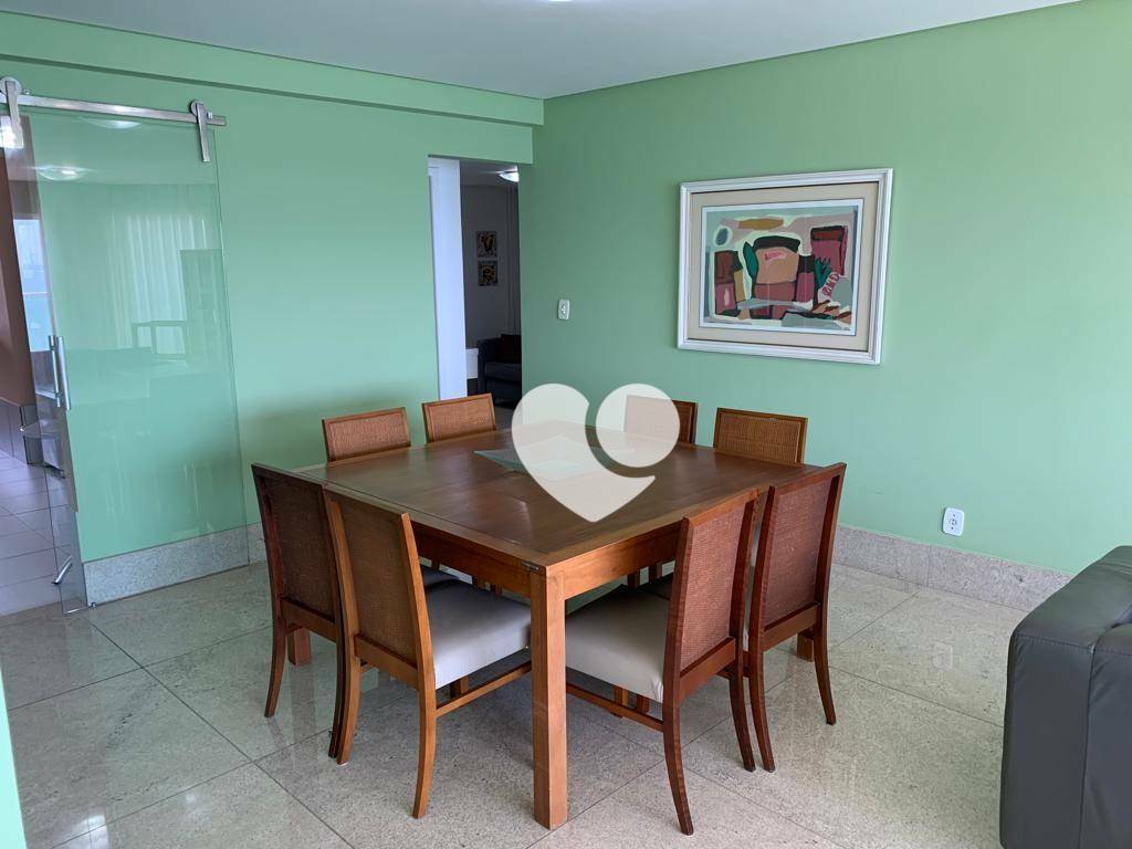 Apartamento à venda com 3 quartos, 240m² - Foto 4