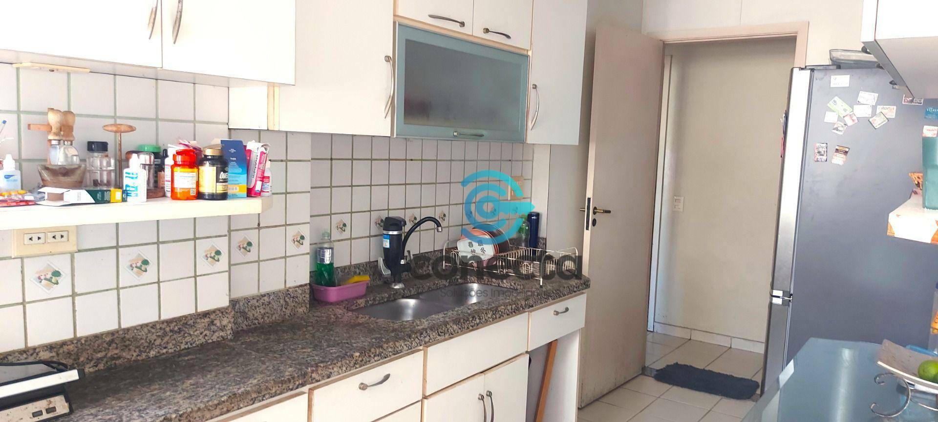 Apartamento à venda com 4 quartos, 190m² - Foto 13