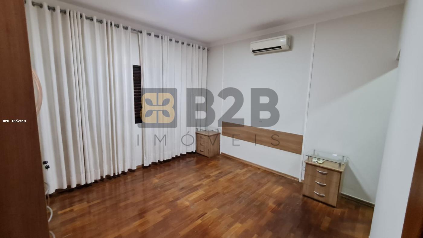 Casa à venda com 3 quartos, 270m² - Foto 17