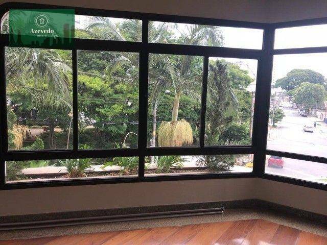 Apartamento à venda com 3 quartos, 200m² - Foto 2