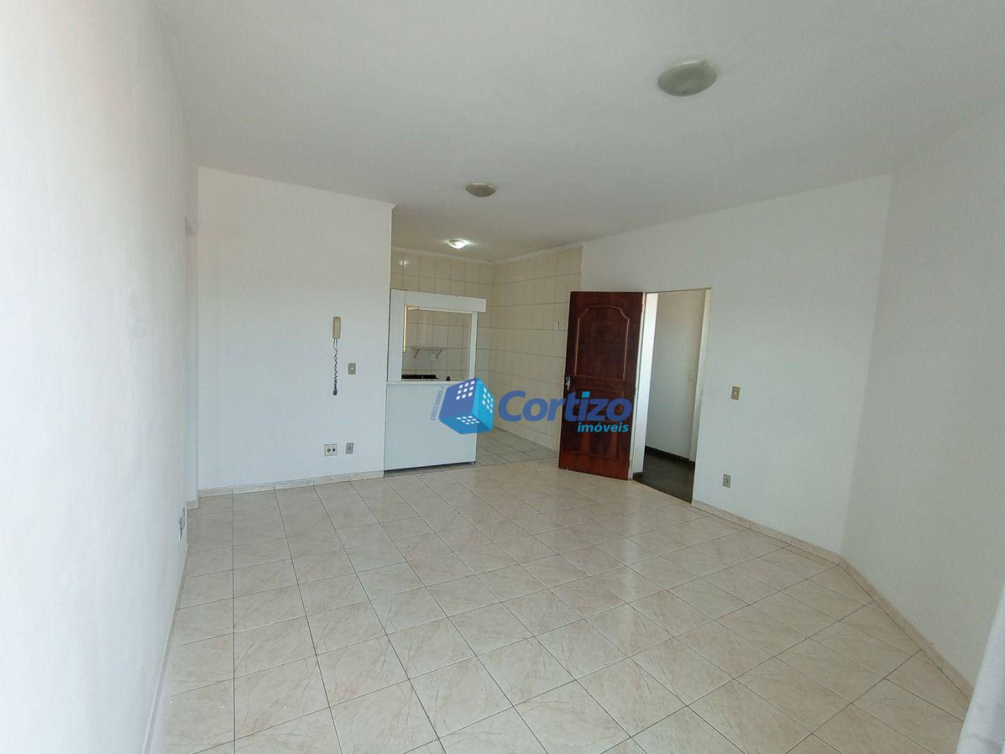 Apartamento para alugar com 2 quartos, 65m² - Foto 9