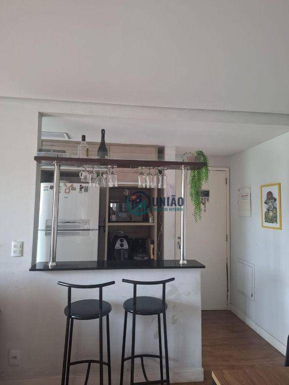 Apartamento à venda com 3 quartos, 71m² - Foto 2