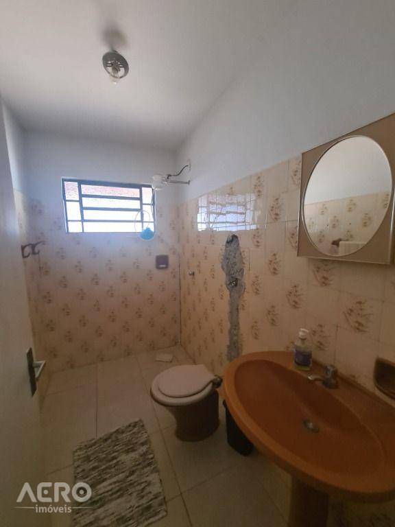 Casa à venda com 2 quartos, 216m² - Foto 26