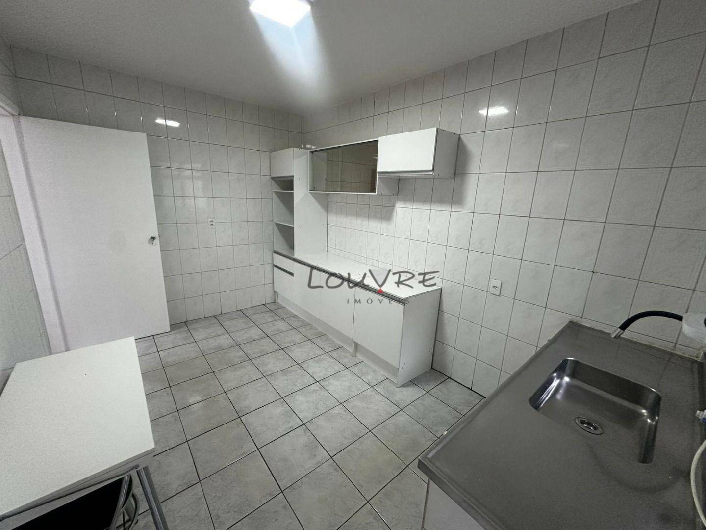 Casa para alugar com 2 quartos, 126m² - Foto 12