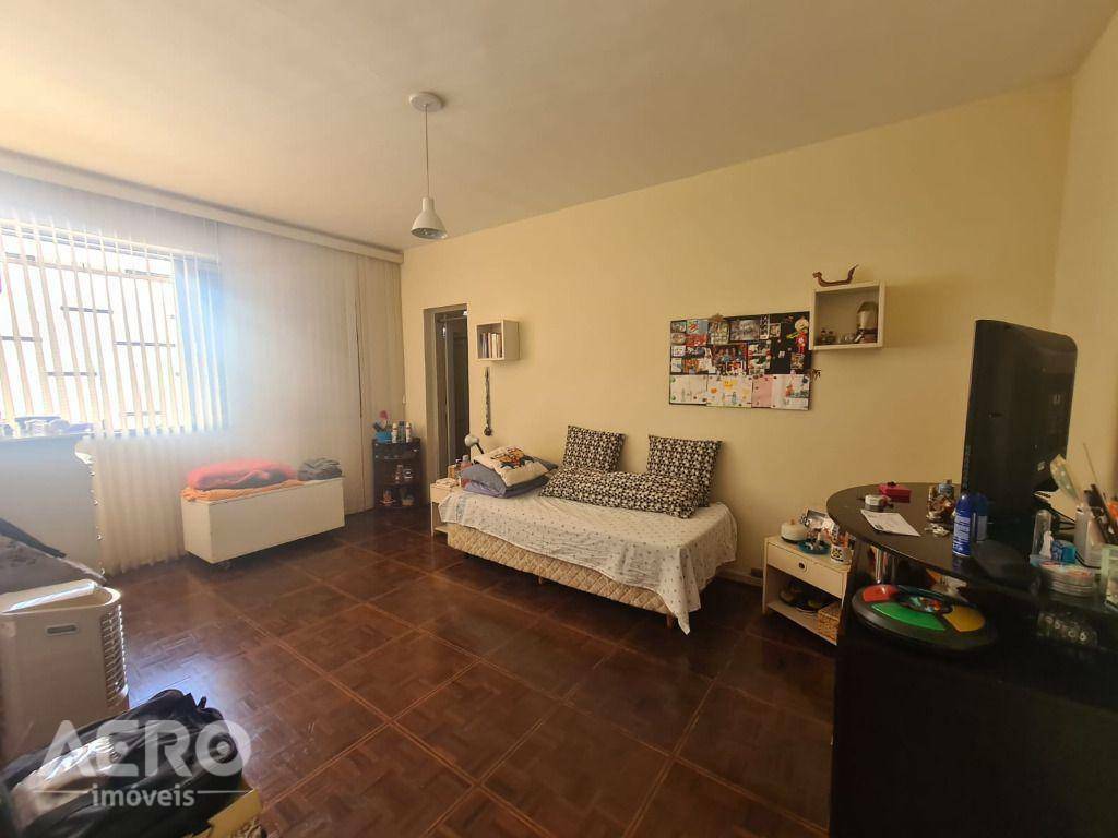 Casa à venda com 3 quartos, 316m² - Foto 35