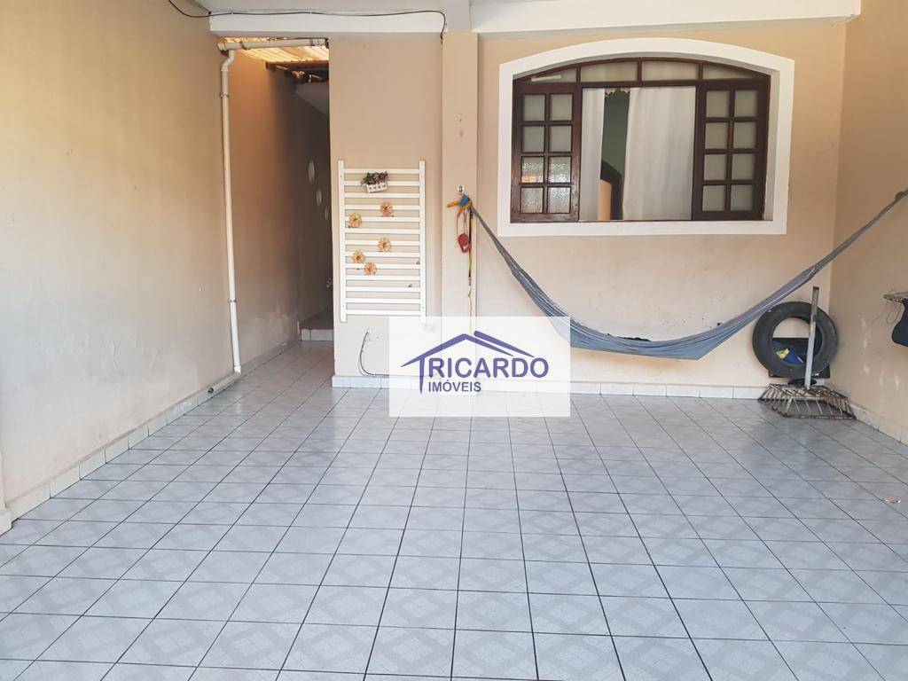 Sobrado à venda com 4 quartos, 125m² - Foto 2