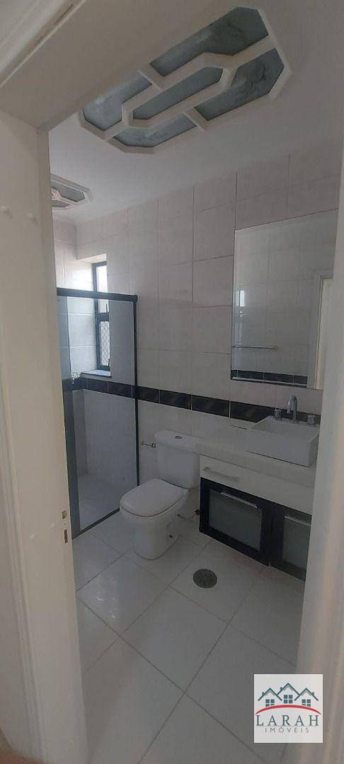 Apartamento para alugar com 3 quartos, 125m² - Foto 9