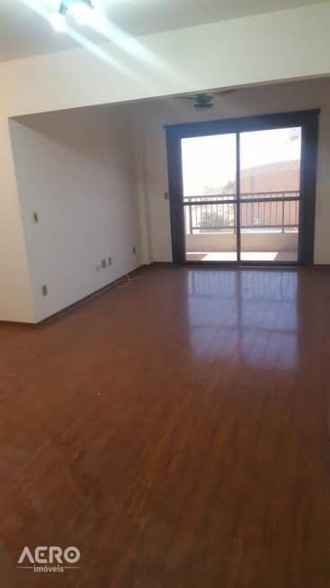 Apartamento à venda com 3 quartos, 120m² - Foto 1