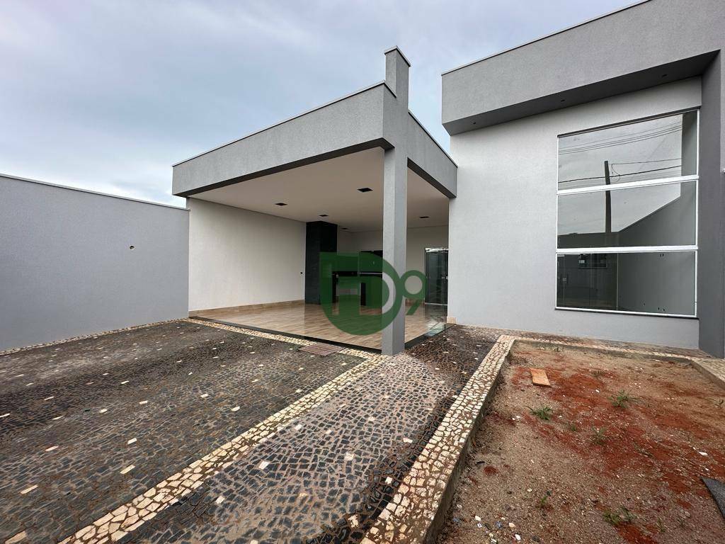 Casa à venda com 3 quartos, 155m² - Foto 1